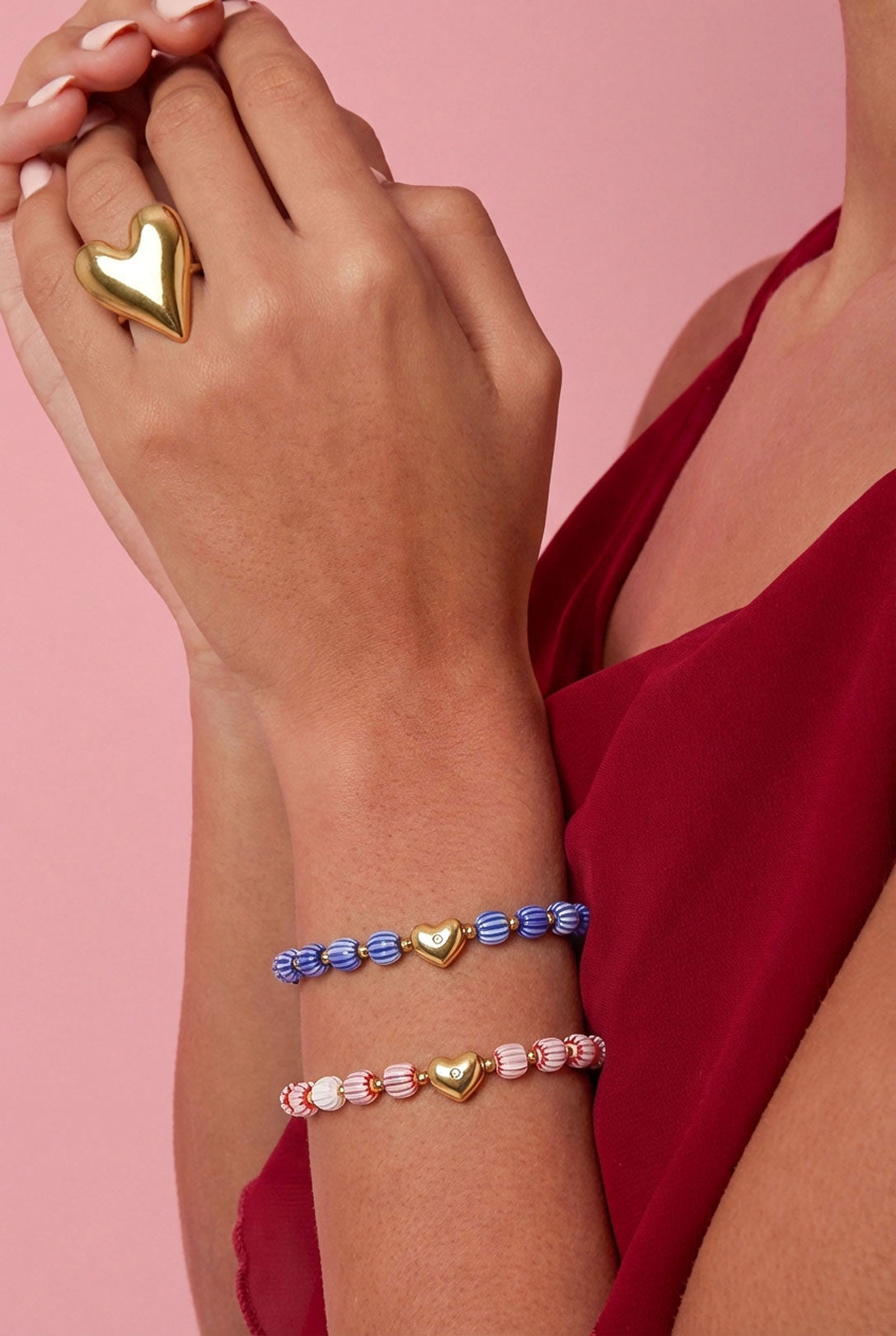 Armband van kralen met hartvormig centerpiece